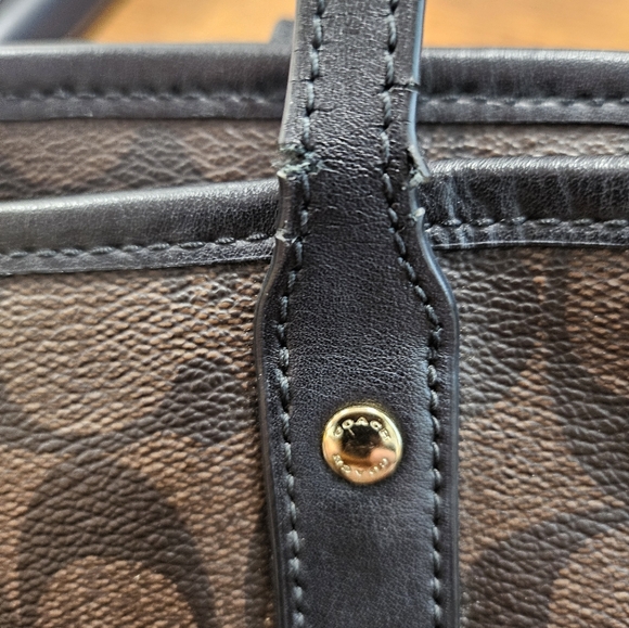 Coach Monogram Tote - Picture 8 of 9